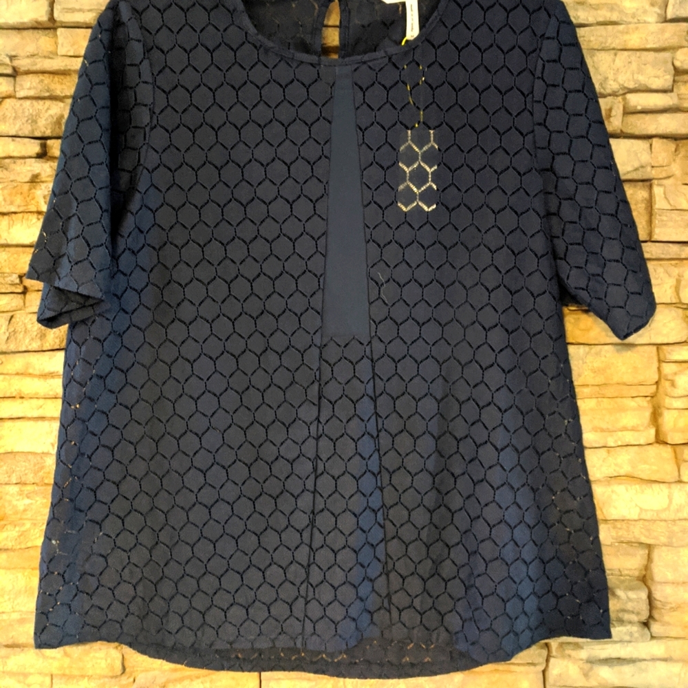 💚💚 BCBG navy short sleeve top size medium